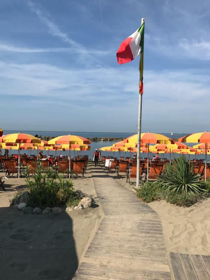 Ancora Bilocale Villa Marina di Massa Eksteriør bilde